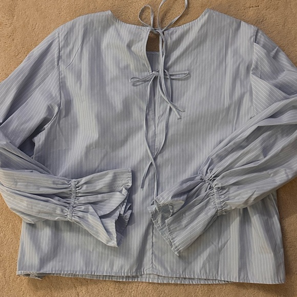 H&M Light Blue Striped Top - Picture 2 of 4